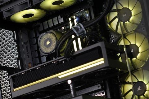 Actina iCUE 7800X3D/32GB/2TB/RX9070XT/850W