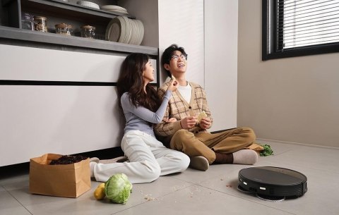 Robot sprzątający Roborock Saros 10 R (czarny)