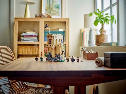LEGO Harry Potter 76447 - Zamek Hogwart: Lekcja latania na miotle