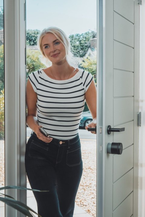 Inteligentny zamek do drzwi Yale Linus Smart lock L2 Lite Black