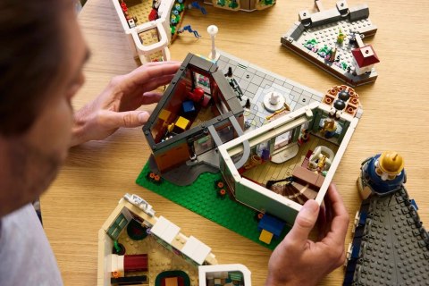 LEGO Icons 11371 - Ulica handlowa