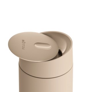 Kubek termiczny 355 ml Carter Slide Mug Fellow piaskowy