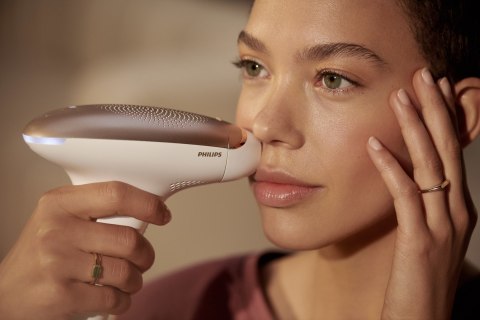 Depilator PHILIPS Lumea Advanced IPL BRI921/00 + Trymer Wbudowany filtr UV