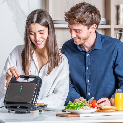 Opiekacz do kanapek Black+Decker BXSA753E