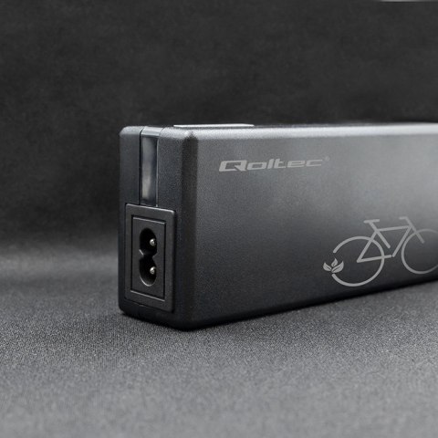 QOLTEC ŁADOWARKA DO BATERII ROWERU ELEKTRYCZNEGO 36V | 42V | 2A | 5.5*2.5