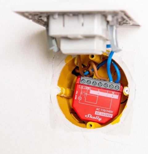 Inteligentny sterownik z pomiarem energii WiFi Shelly 1PM Gen4