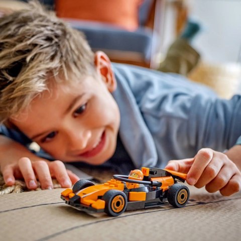 LEGO CITY 60442 F1 Kierowca i bolid McLaren
